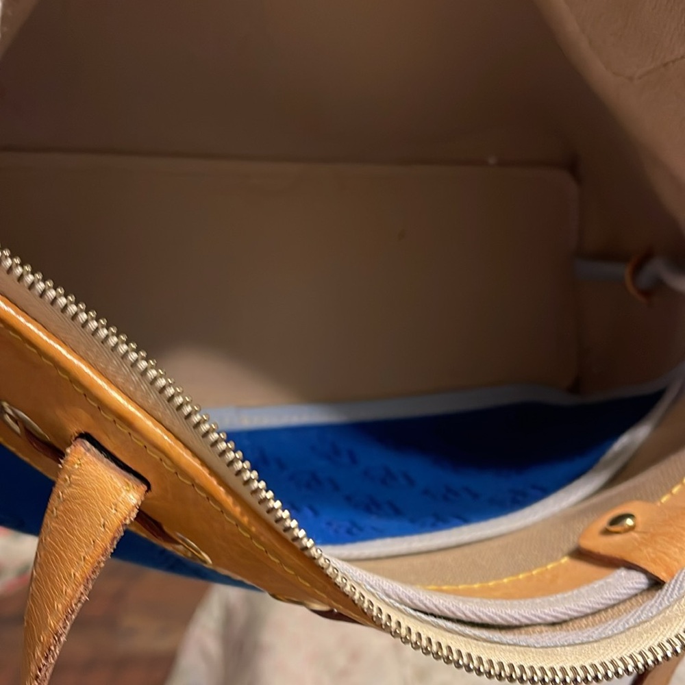 13x9 Dooney & Bourke vintage - Picture 6 of 8